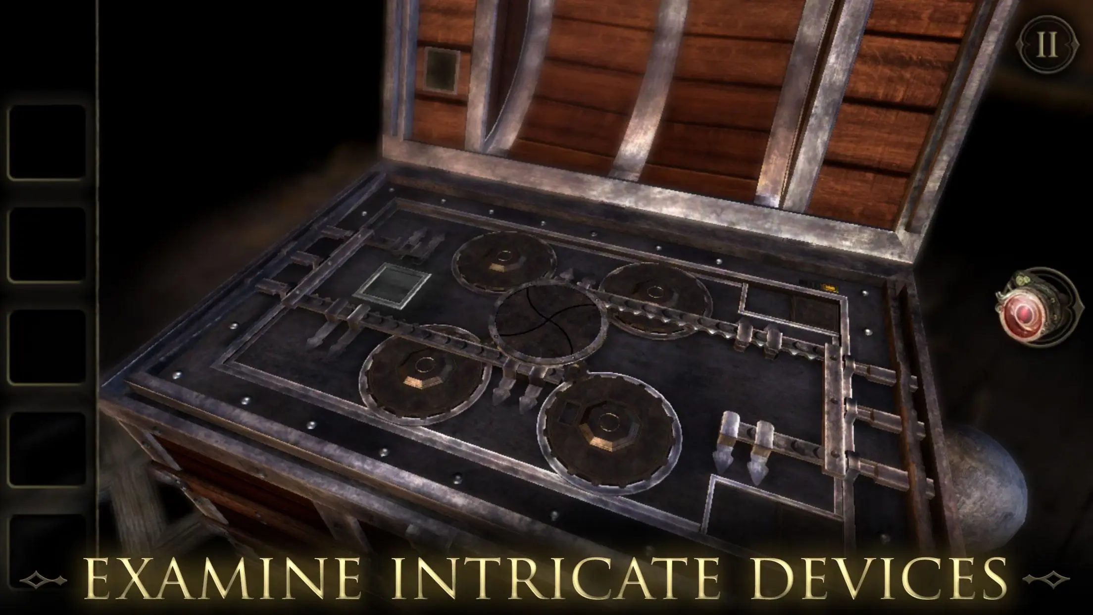 Zbliżenie na skomplikowany mechanizm zagadki z The Room Two, wykonany z drewna i metalu w mrocznym oświetleniu